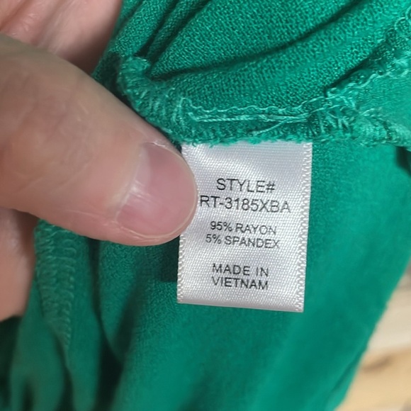 Zenana Outfitters size 2X Green Short Sleeve Tie Front Lightweight Blouse - Picture 6 of 8